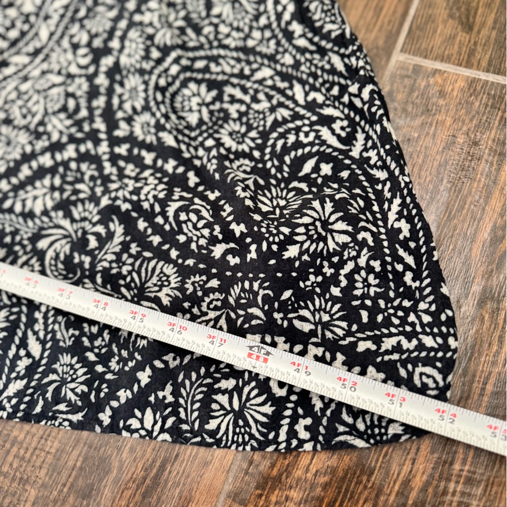 Abercrombie & Fitch Black & White Paisley Lace-Up Back Maxi Dress - Size Medium - Picture 11 of 16